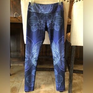 Senita Athletics Women’s Small Leggings Blue Floral